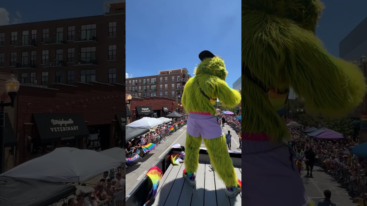 We had an amazing time at the #pride parade! 🏳️&zwj;🌈 #pridemonth #prideparade