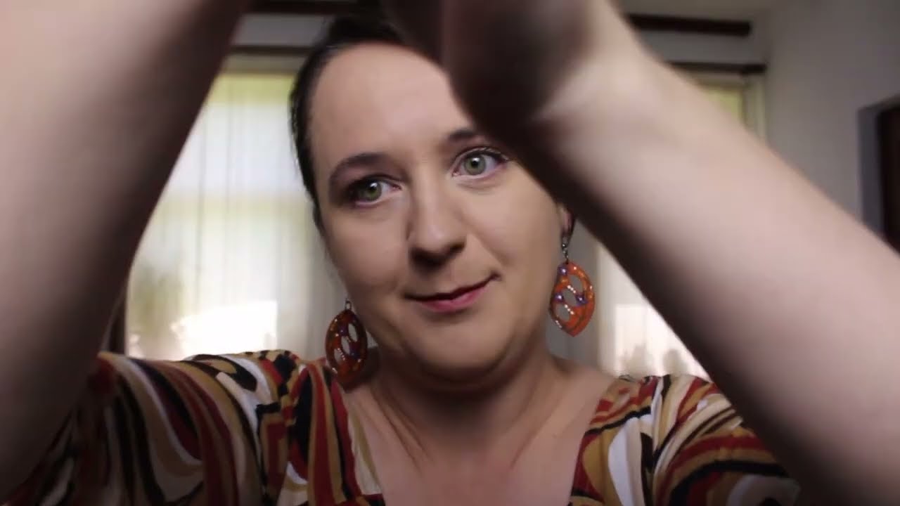 ASMR – Fej-, nyak-, fülmasszázs | Relaxációs érintések