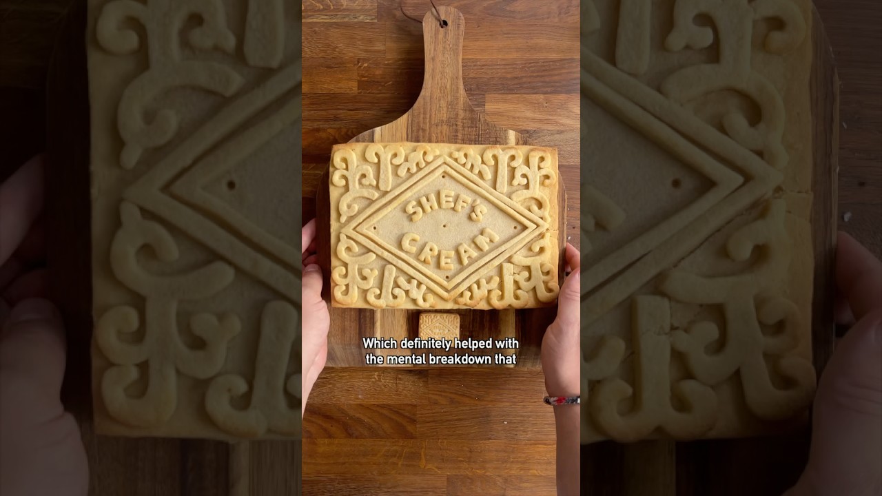 It&rsquo;s custard cream o clock (but bigger)