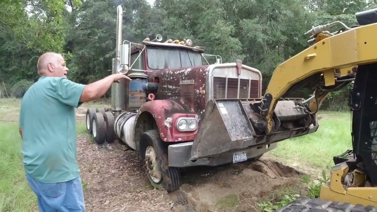 Will It Start? We Load A KW W900 Semi the HARD WAY!