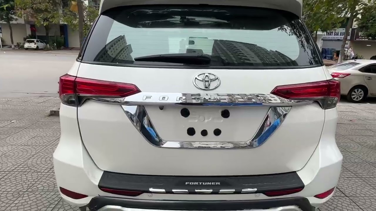 Vừa cập bến Fortuner máy dầu số tự động 2018 trắng ngọc trinh zin đét! Giá rất yêu các bác nhanh tay