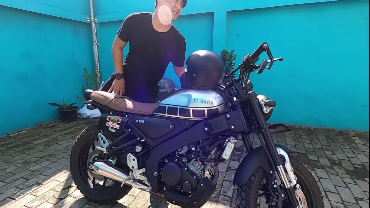YAMAHA XSR 155 •