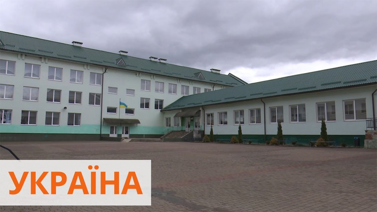 Грибок съедает стены, столовой нет: школа в Солотвино разрушается на глазах