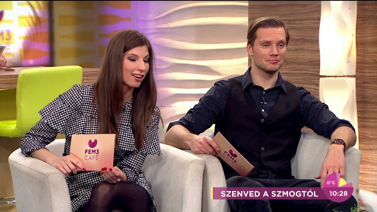 Kiszel Tünde nem szennyezi a levegőt, inkább rollerezik - tv2.hu/fem3cafe