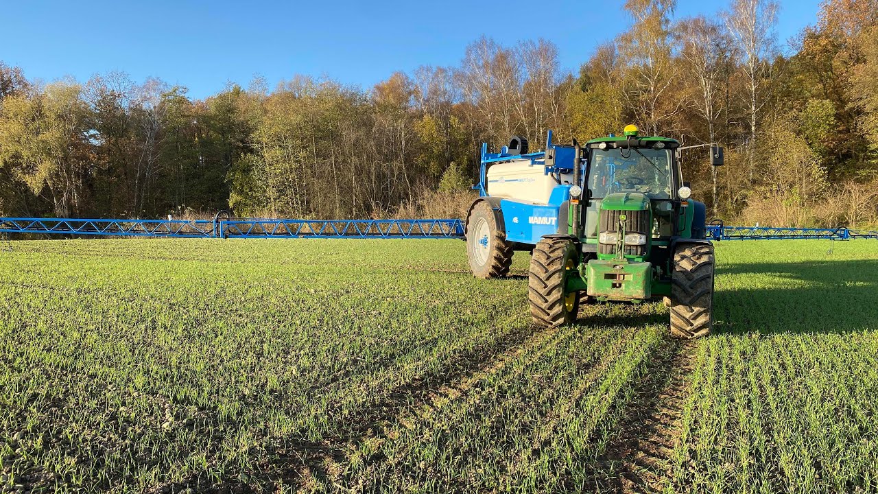 Późne odchwaszczanie pszenicy. Trafiłem w punkt z takim zabiegiem. John Deere 6930/AgrioMamut6000
