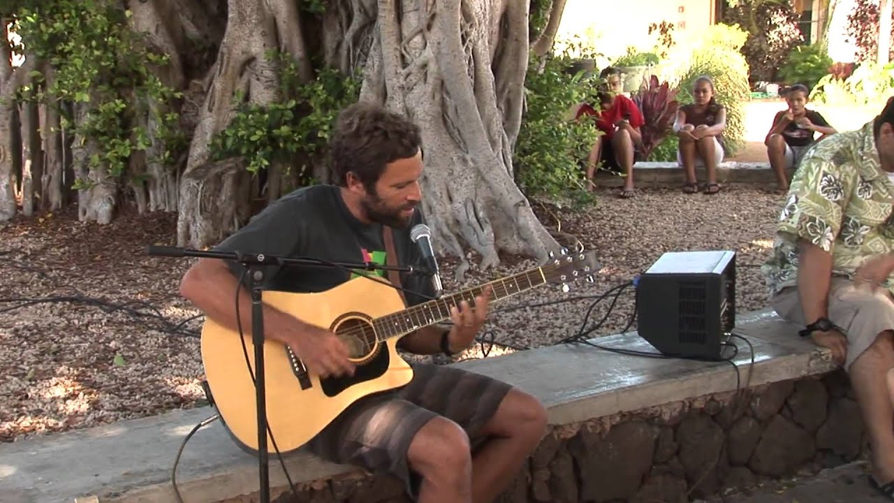 Jack Johnson Singing to Children 