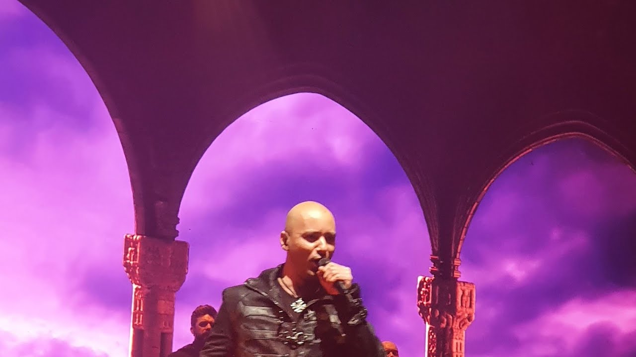 Era  concert : Ameno Métal Rock version. Gregorian Live  Lyon 14 décembre 2022  halle Tony Garnier