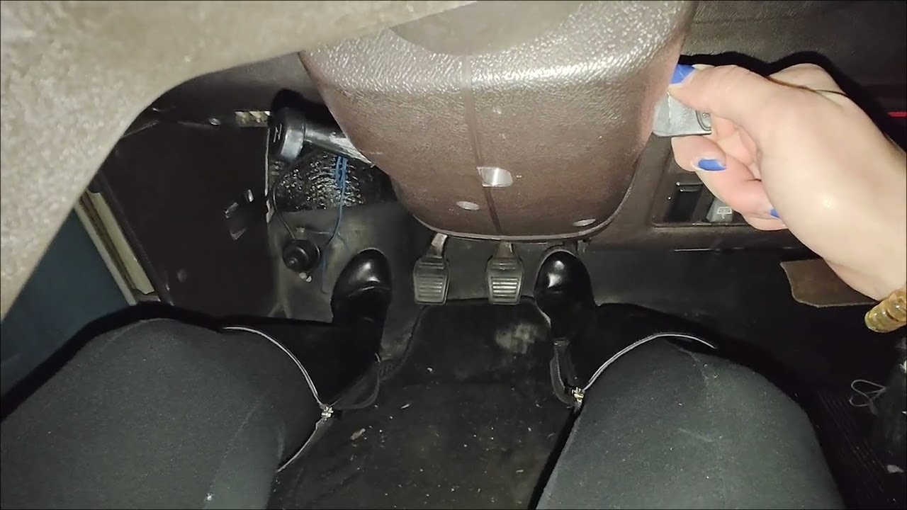 Can't start my Ford Fiesta at store parking lot after long day of shopping | Pedal Pumping