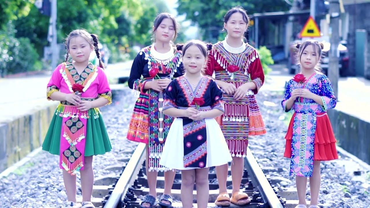 YAM KUV UA TAU || MAIV LINH YAJ 2023 NKAUJ NTSEEG TAWM TSHIAB || NIAM TSHUAV NUM NHẠC 2023