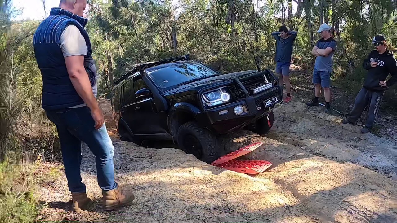 2016 Black Discovery 4, extended mode Lardners track, Gellibrand. AULRO