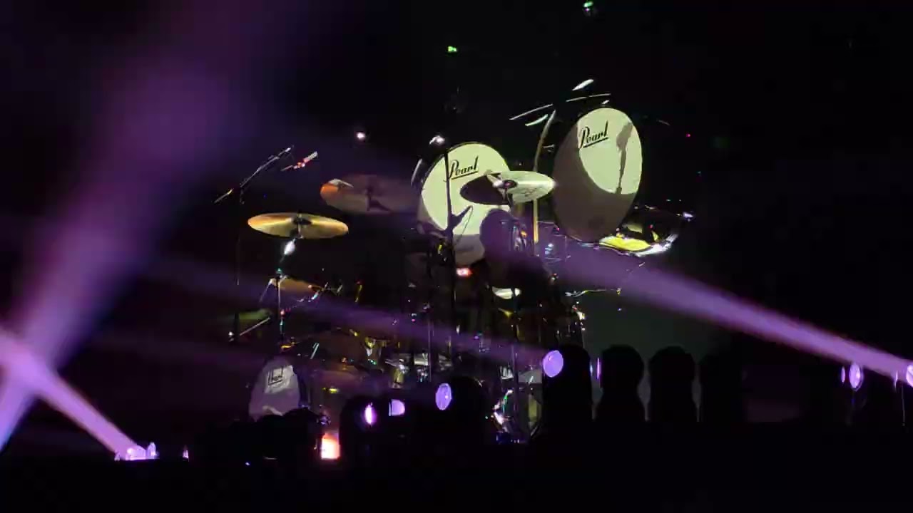 Golden Earring concert One Last Night 27 januari 2026, solo basgitaar Rinus en drumsolo Cesar