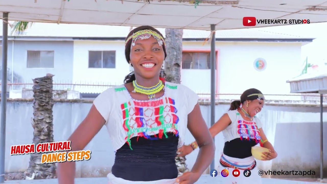 HAUSA CULTURAL DANCE : Watch and learn these super easy steps.