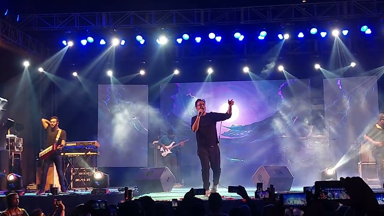 Ekhon Onek Raat Live by Anupam Roy @Kalyani || Hemlock Society