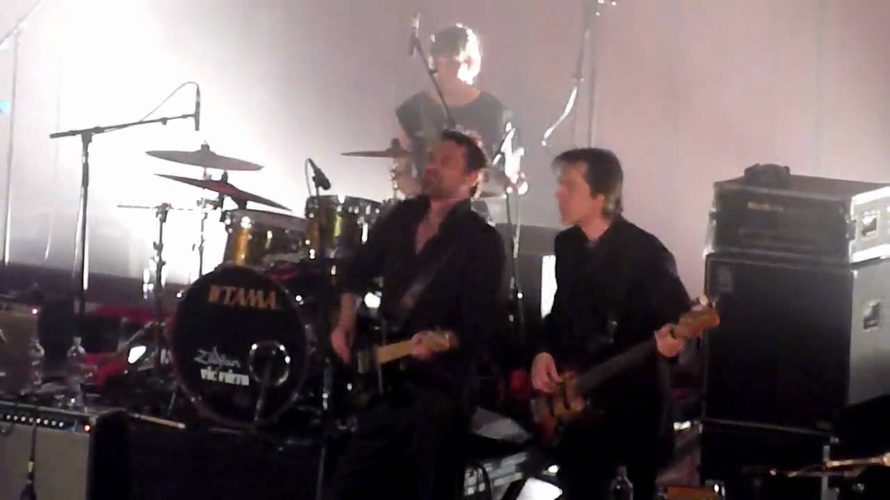 Daan "Housewife" live De Roma Antwerp 12.12.2009