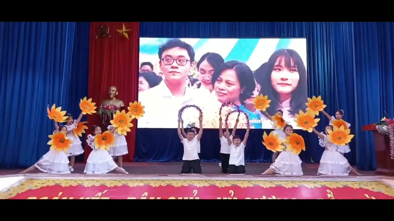 Múa: Thầy cô cho em ước mơ Lớp 5E