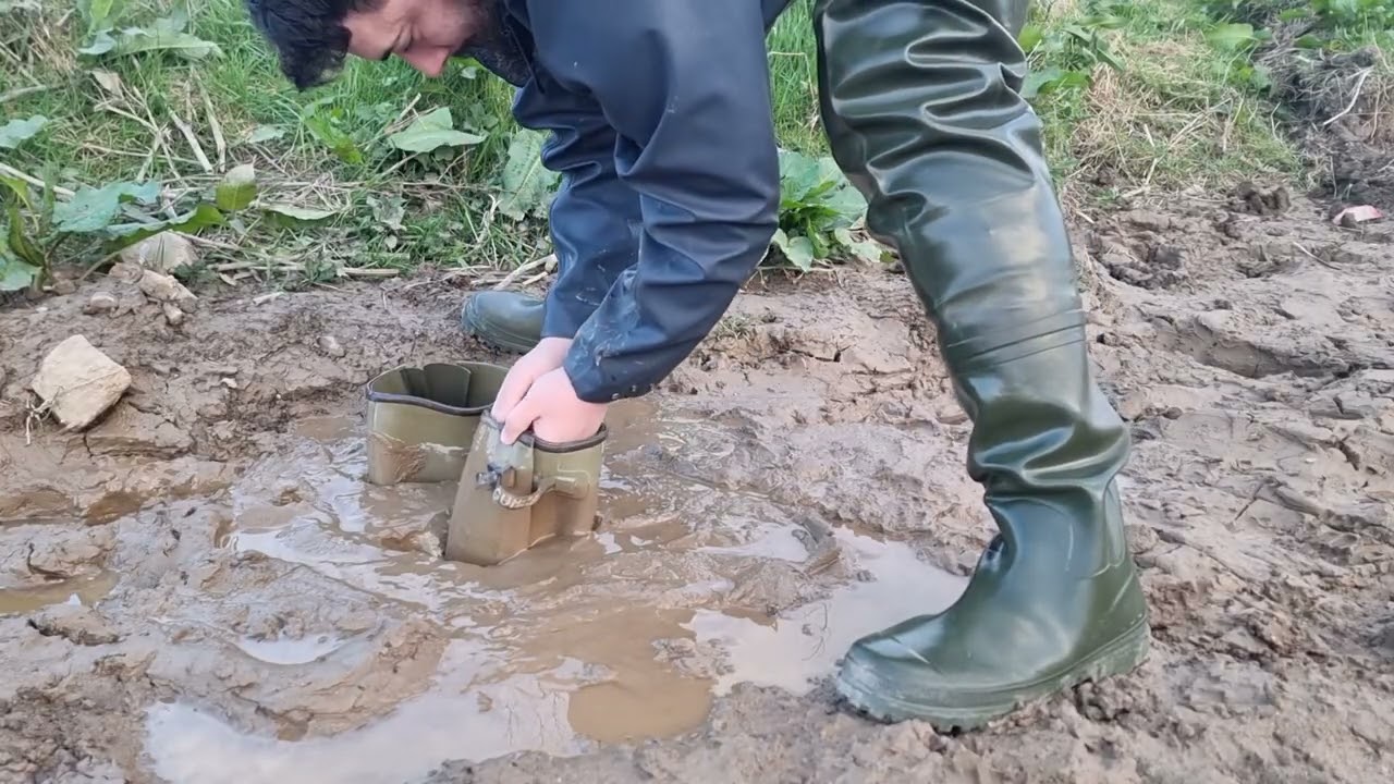 Gumleafs & waders stuck