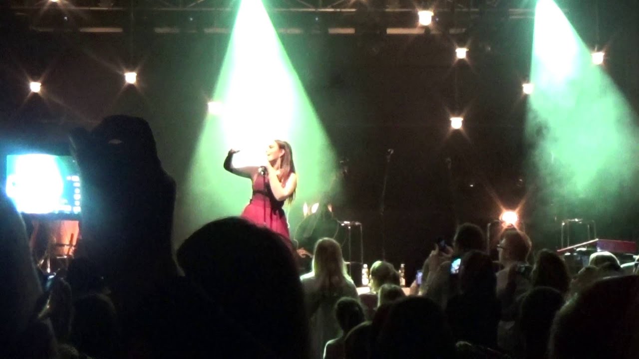 Ewa Farna - Znak, Deszcz, Na ostrzu (Warszawa 05.11.2015  - Trasa akustyczna)
