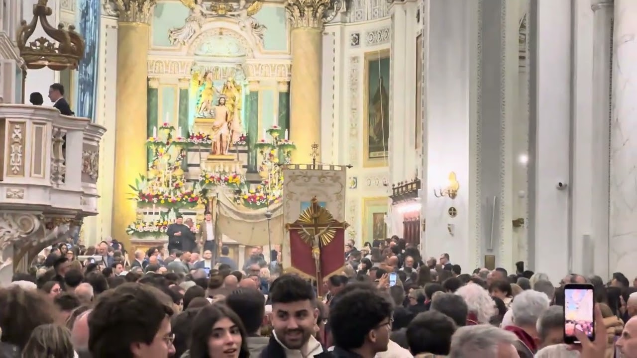 FESTA DI PASQUA 2024 A COMISOuscita processione