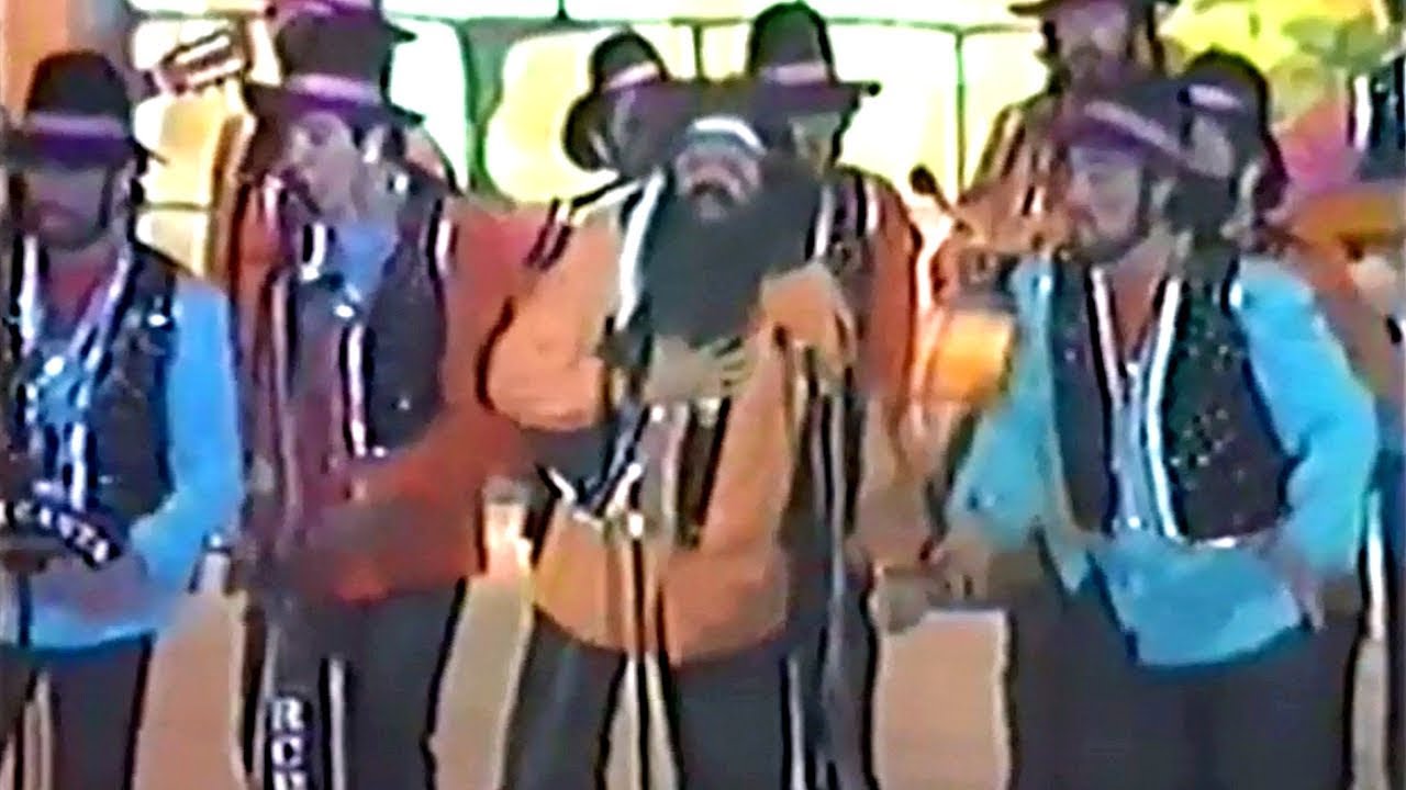 Comparsa LOS COMUNEROS [Actuación Completa - Semifinales] Carnaval de Cádiz 1983