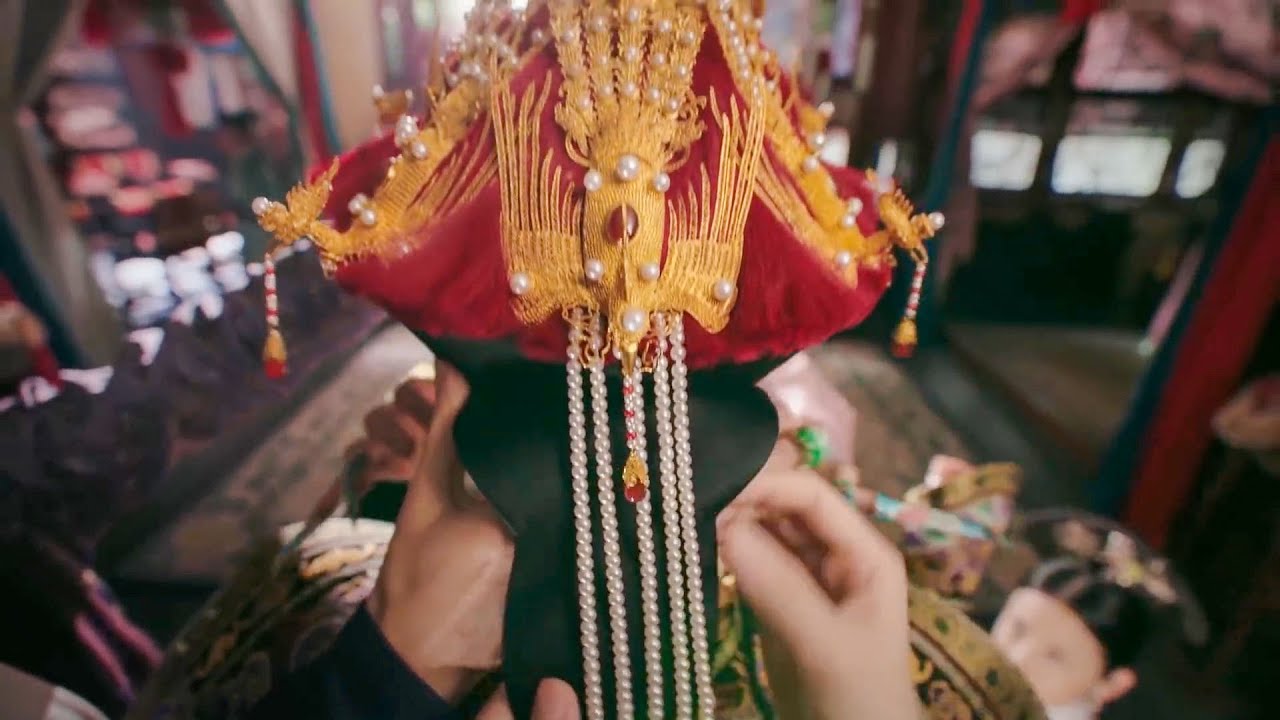 帽子一戴，上百顆珍貴珠寶讓眾嬪妃目瞪口呆，如懿的皇后典禮震驚紫荊城！