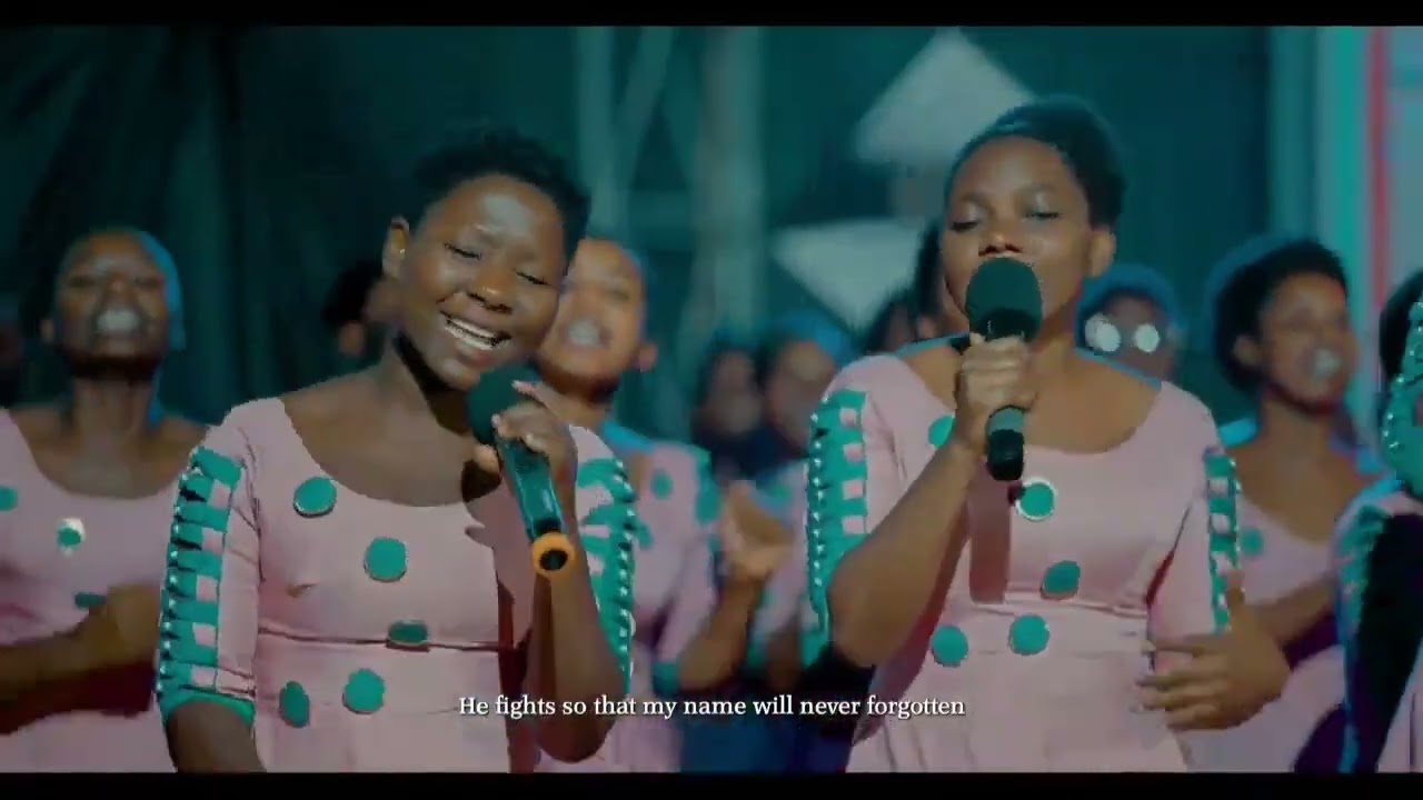Amenyera ubuzima(Vidéo officiel)_Turimurugendo Choir karurama