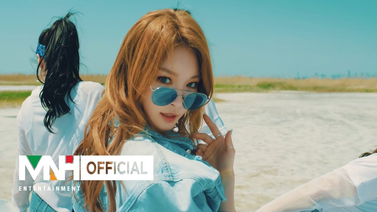 CHUNG HA 청하 'Why Don&rsquo;t You Know (Feat. Nucksal)' Official Music Video