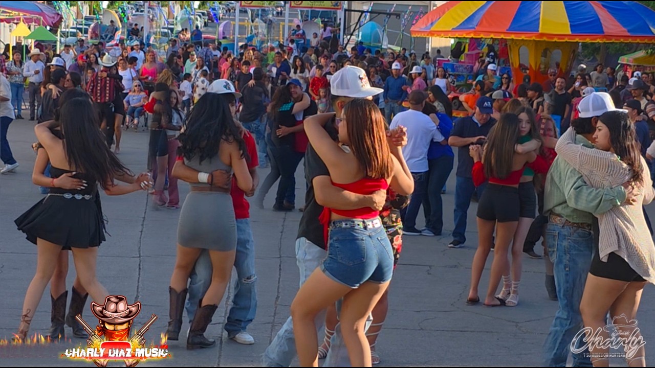 CHICAS Y CHICOS DE CHIHUAHUA! CON CHARLY DIAZ BAILANDO EN LA PISTA AY NOMAS!