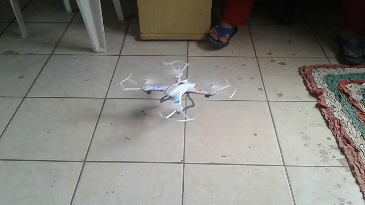 Novo brinquedinho. Drone. Quadricoptero