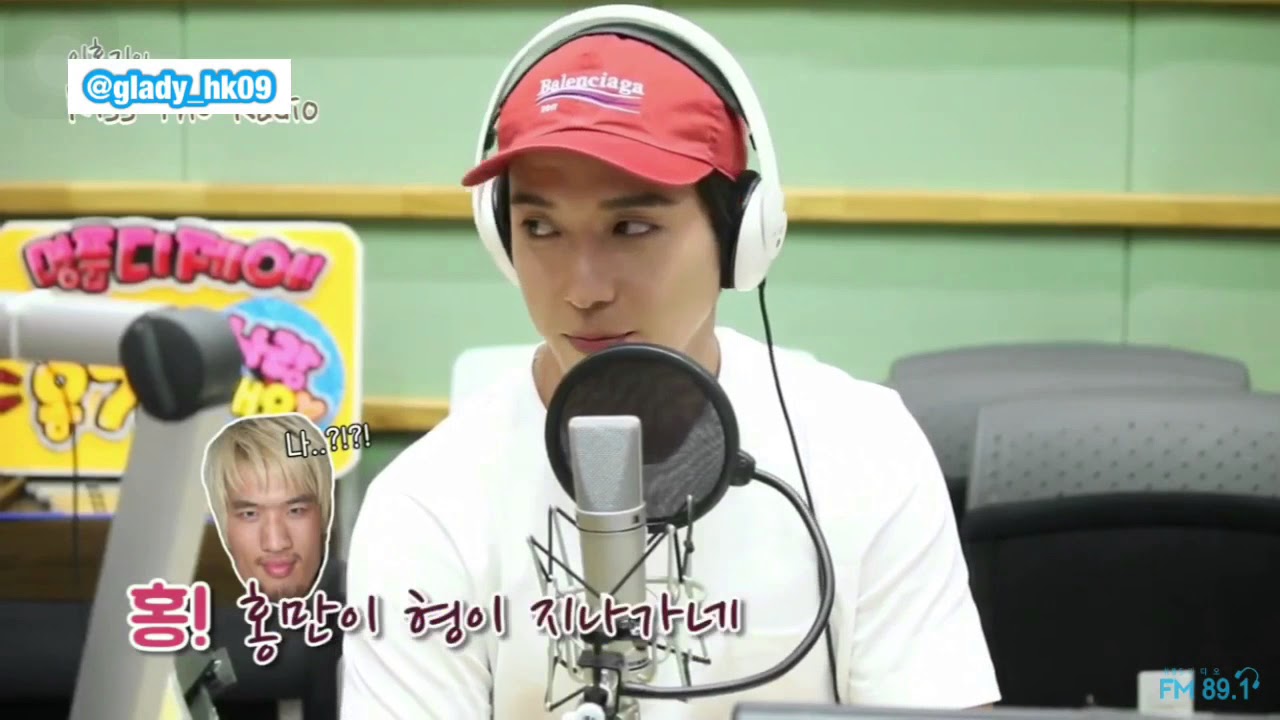 [ENG SUB] Hongki and Yonghwa laughing so hard during live radio broadcast