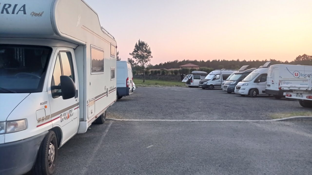 NOUS AVIONS PASSÉ LA NUIT SUR LE PARKING DU SUPER U DE MOLIETS-ET-MAA (LANDES)