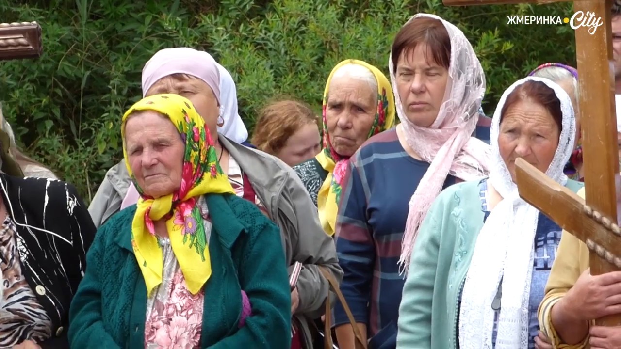 В Северинівці освятили джерело і встановили хрести