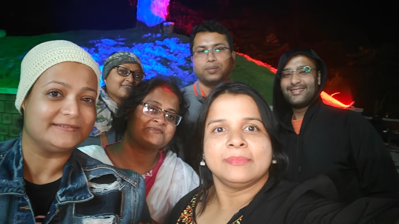 নাচ, গান আর জমজমাটি আড্ডা।আজকের সন্ধ্যেটা দারুন কাটলো.....