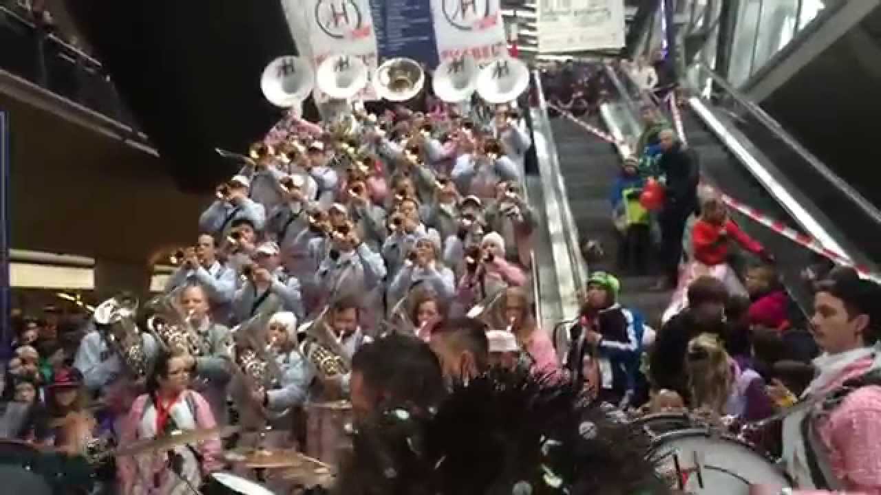 Bahnhof Guuggete Lozärn 2015 - Näbelhüüler Äbike - Hold The Line