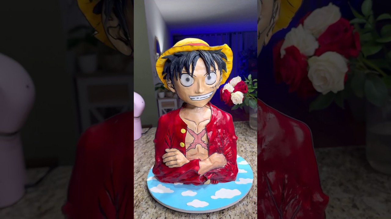 Luffy cake !😄❤️💛 #onepiece #cakeart #hyperrealisticcakes #luffycake