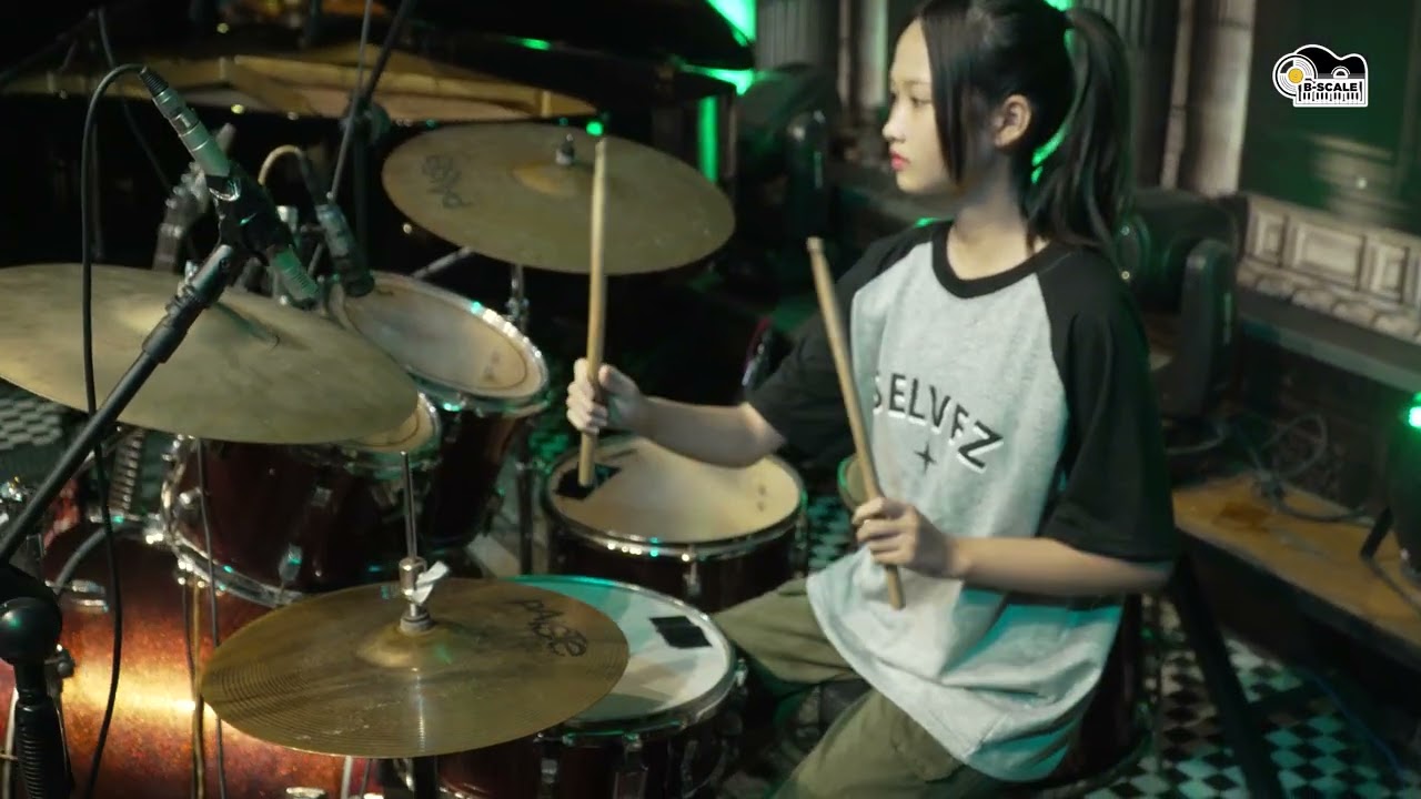 ĐI GIỮA TRỜI RỰC RỠ | KHÁNH AN DRUM COVER