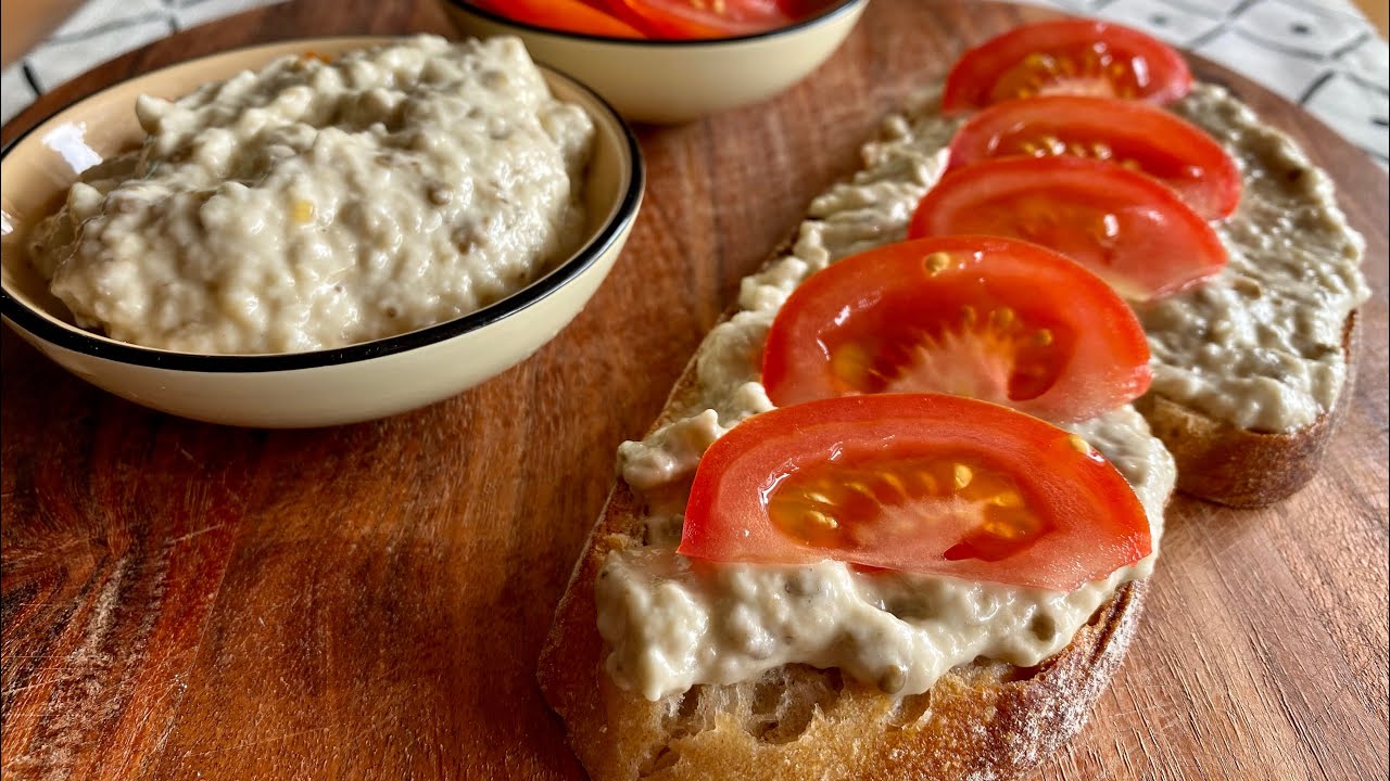 Auberginensalat rumänischer Rezept. 