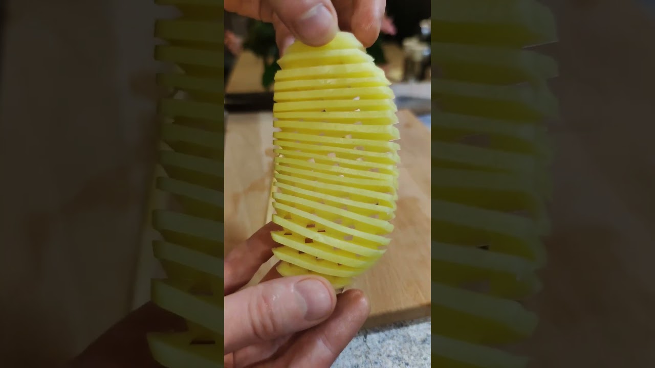 Mehr Crunch, mehr Dip, mehr Spa&szlig; - Gitterkartoffeln! #rezept #rezepte #kartoffel #snack #beilage