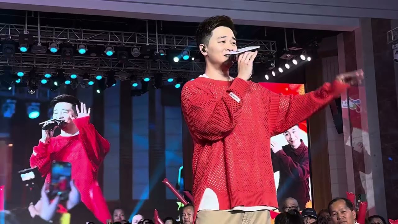 #譚輝智