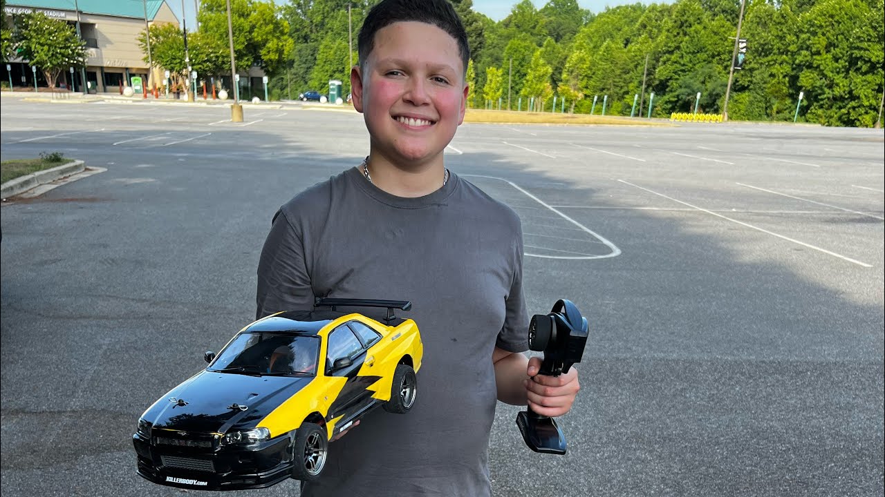 Traxxas 4Tec 2.0 w/ Killer Body RC Skyline GTR34 || Birthday Surprise