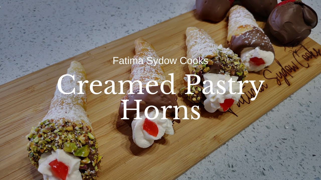 PASTRY HORNS WITH CHOCOLATE, FRESH CREAM AND PISTACHIOS