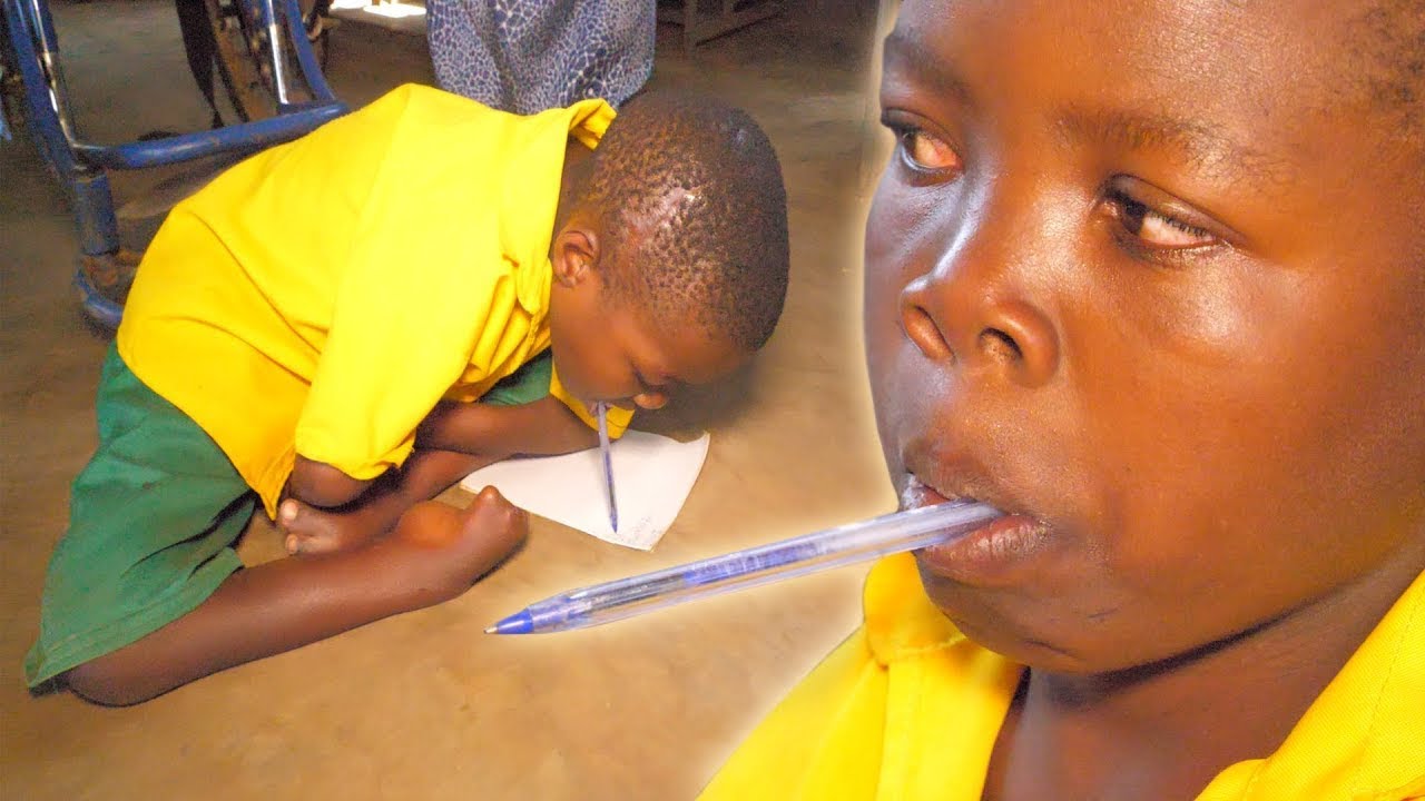 NI IGITANGAZA : Akoresha Umunwa Ibintu Byose | Uyu mwana Yavukanye ubwenge budasanzwe