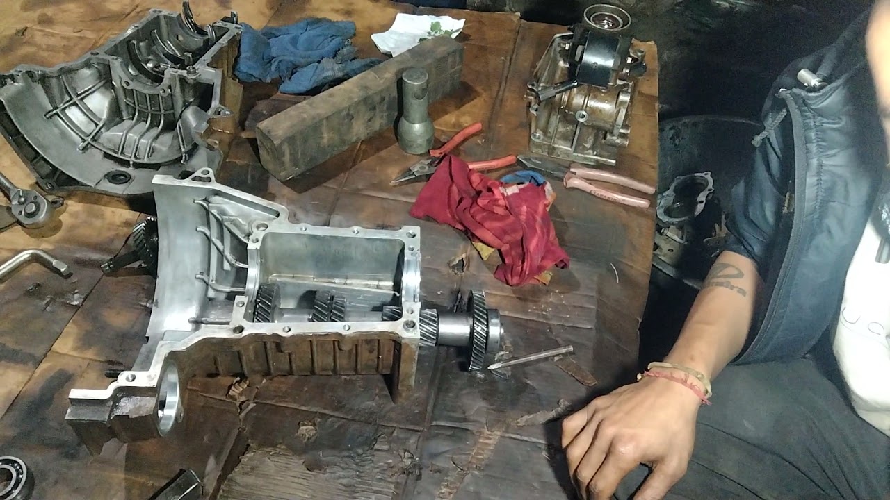 Maruti suzuki ECo gear box repairing