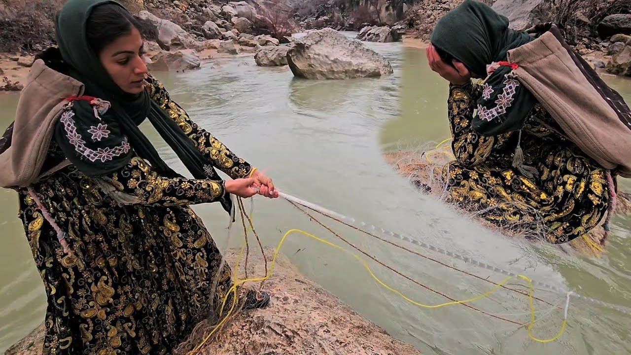Leila goes fishing and gets caught in a net, and Leila's discomfort and the net breaks.