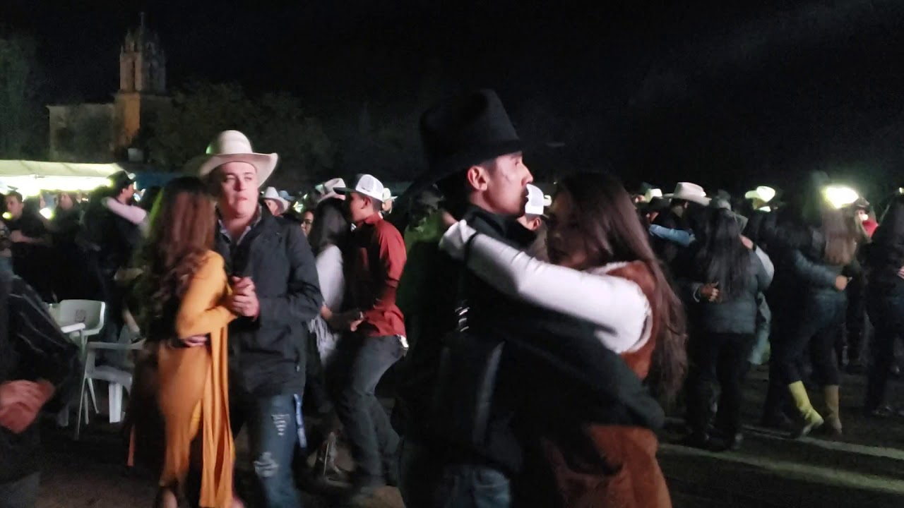 El Corrido del Compa Huichol Con Conjunto Los Ayudantes de Huacasco