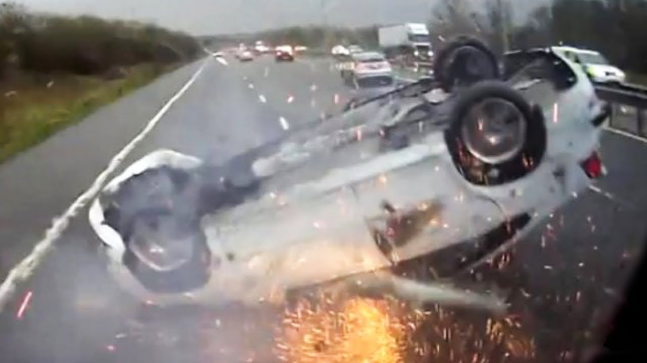 😨 IDIOT DRIVERS FAILS 😤🚗 JULY 2017 Compilation  😣