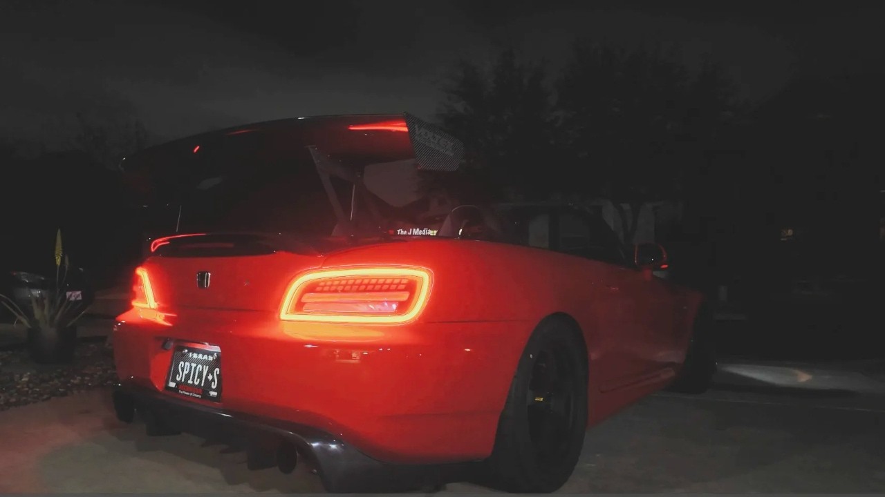 S2000 Ap3Lab tail lights install!