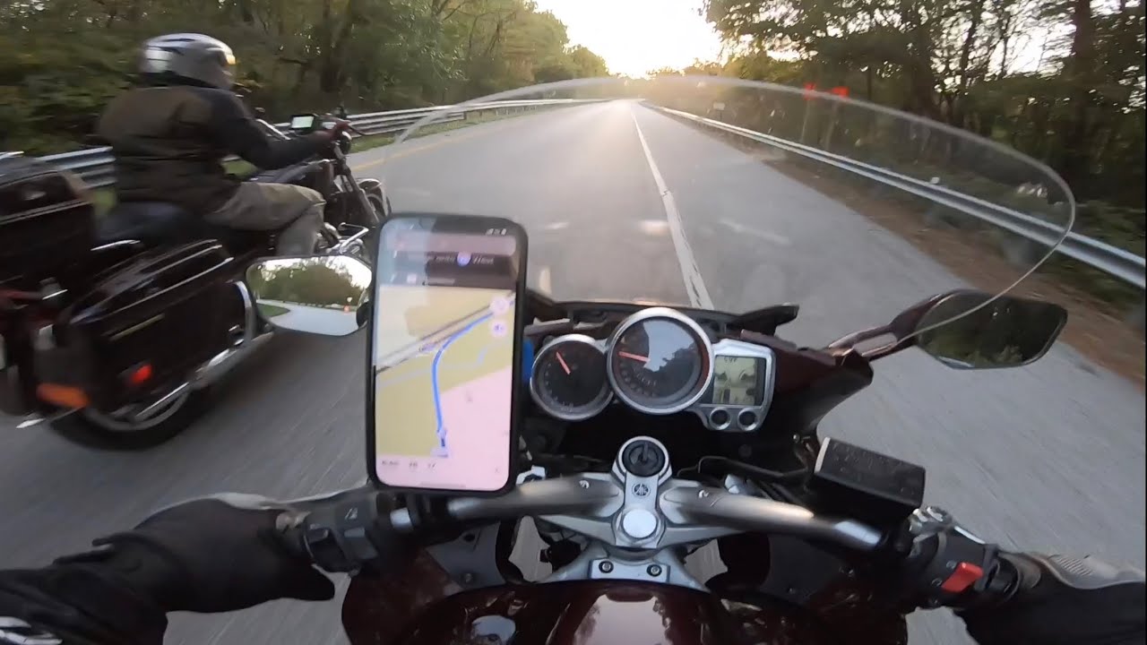 FJR1300 Vs GL1100 Goldwing - backroads and highway pulls