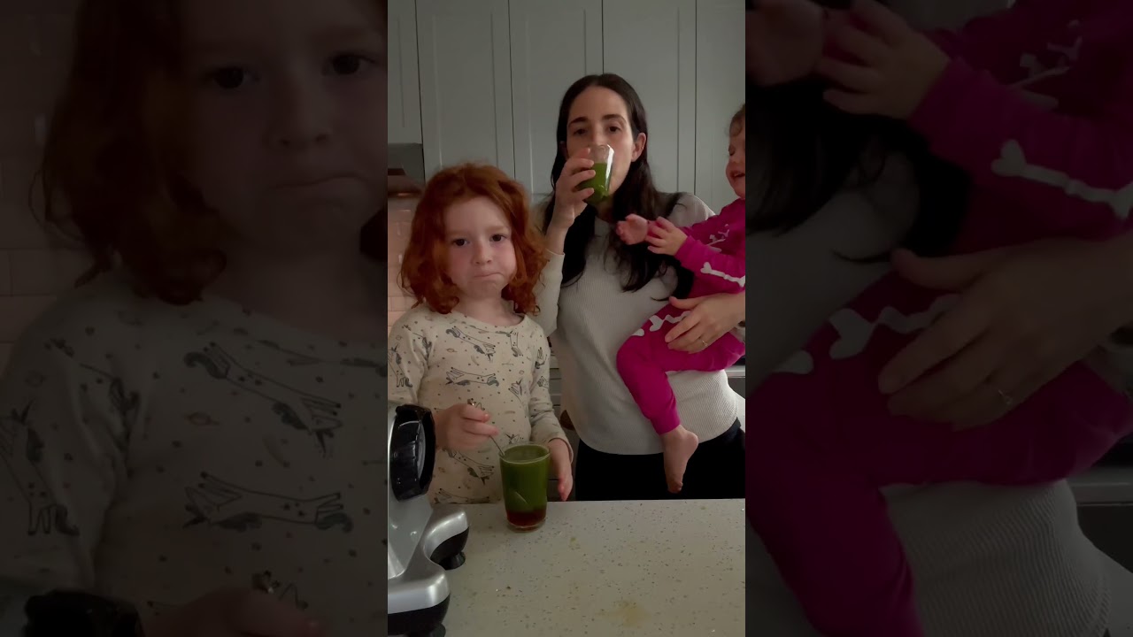 Morning juicing party vibes💚 #celeryjuice #juice #family #holisticmom