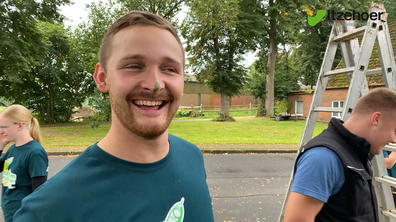 72h-Aktion: Landjugend Steinburger Geest renoviert eine Bushaltestelle und baut ein Insektenhotel