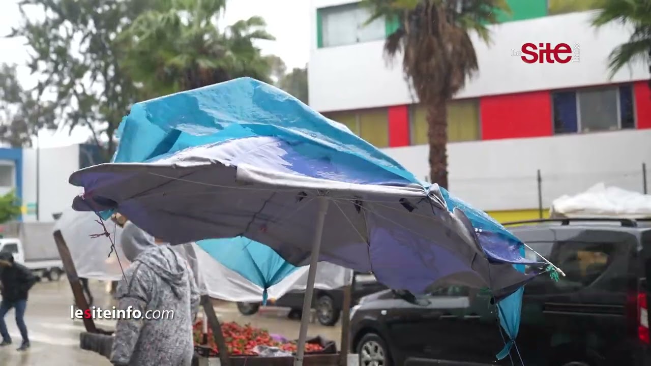 مياه الأمطار تغرق شوارع طنجة